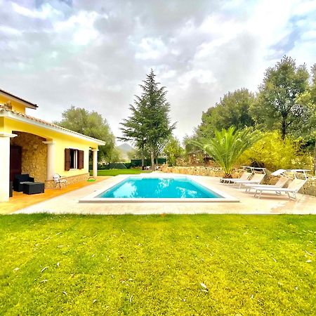 Villa With Pool Cardedu Eksteriør billede